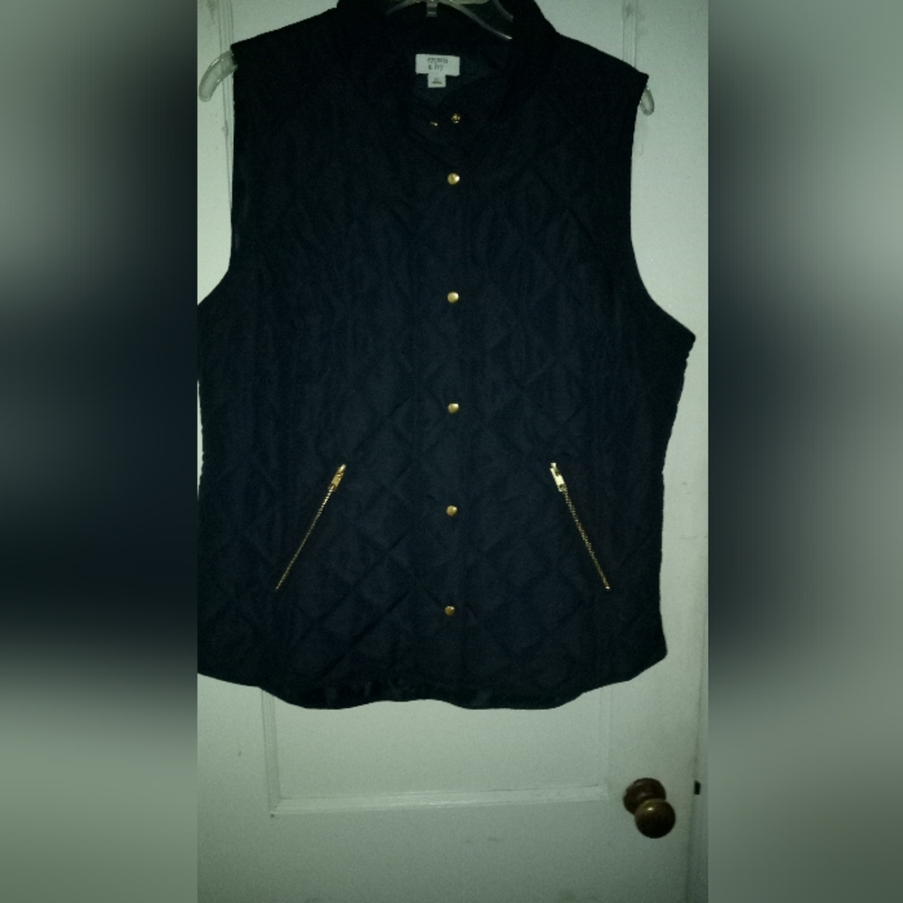 Crown & Ivy XL navy vest